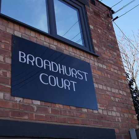 Air Host And Stay - Apartment 5 Broadhurst Court Sleeps 6 Minutes From Town Centre Stockport Exterior photo